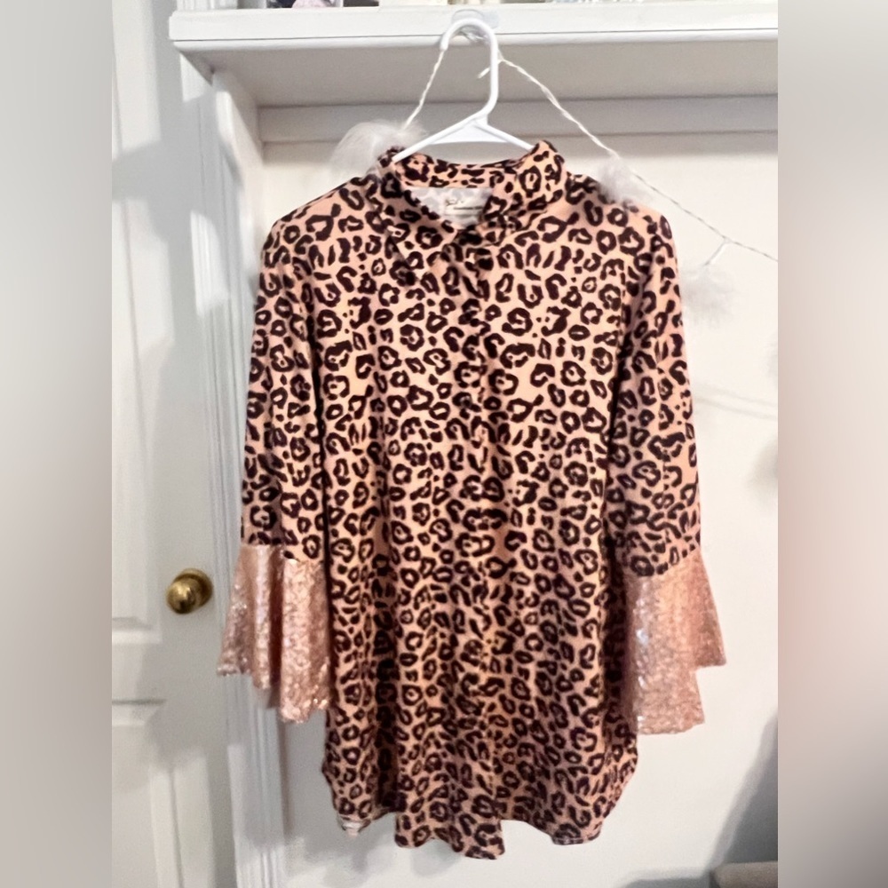 FINAL PRICE Southern Stitch Cheetah Print Top with Rose Gold Sequins